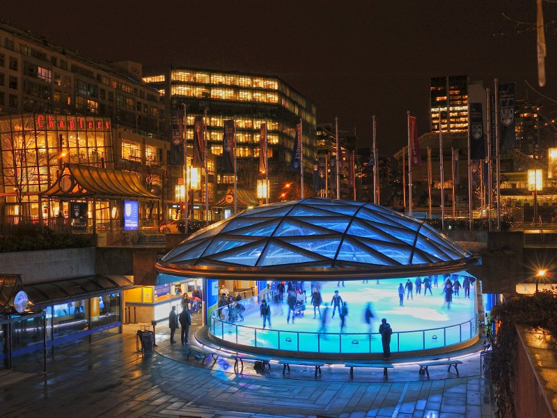 Discover the most beautiful skating rinks in the world in our picture gallery.