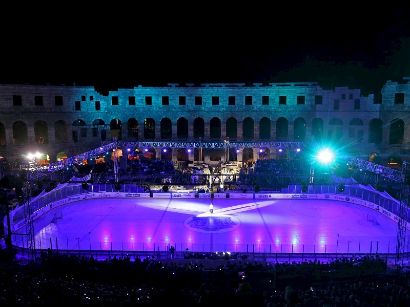 Discover the most beautiful skating rinks in the world in our picture gallery.