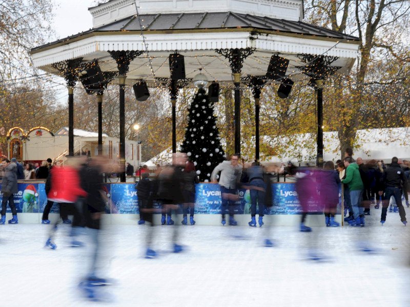 Discover the most beautiful skating rinks in the world in our picture gallery.