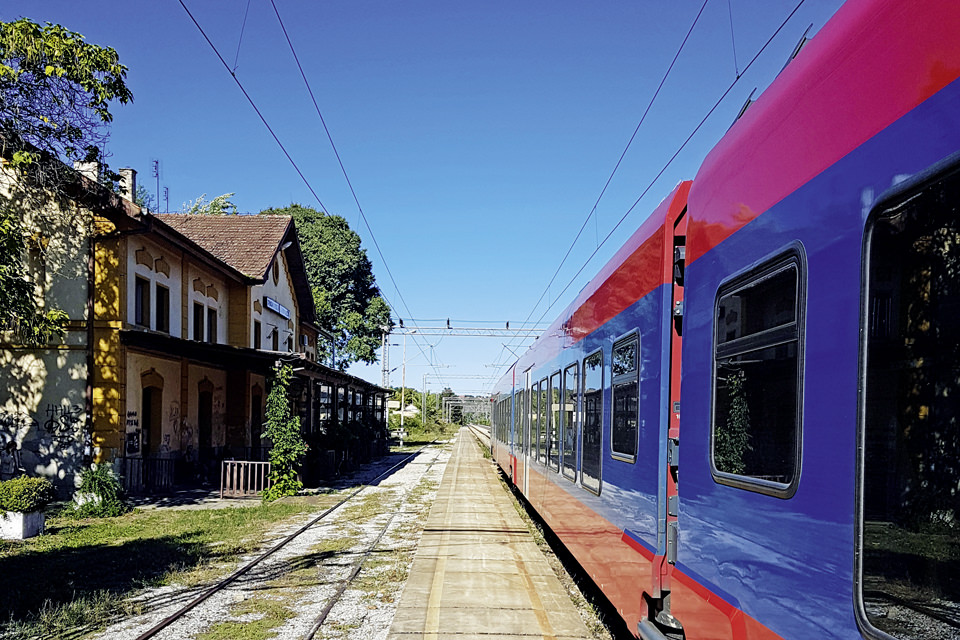 bahnhof - FACES.ch