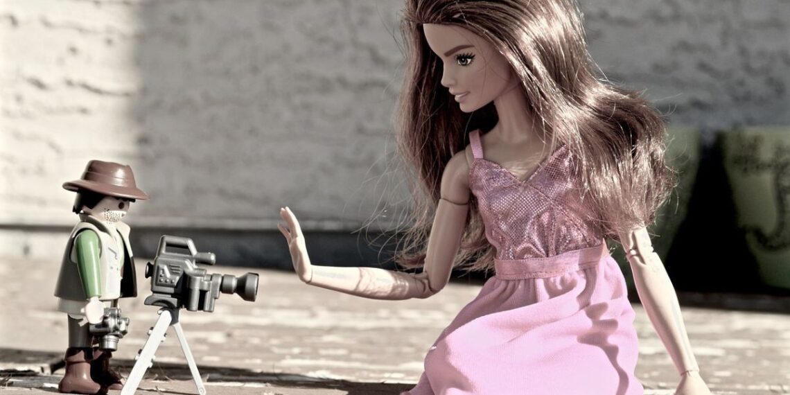 Barbie mit Paparazzi