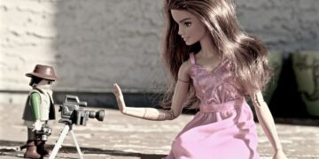Barbie mit Paparazzi