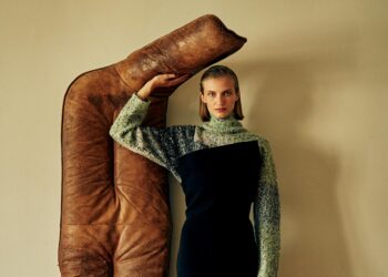 Couch Geflüster by Ava Pivot