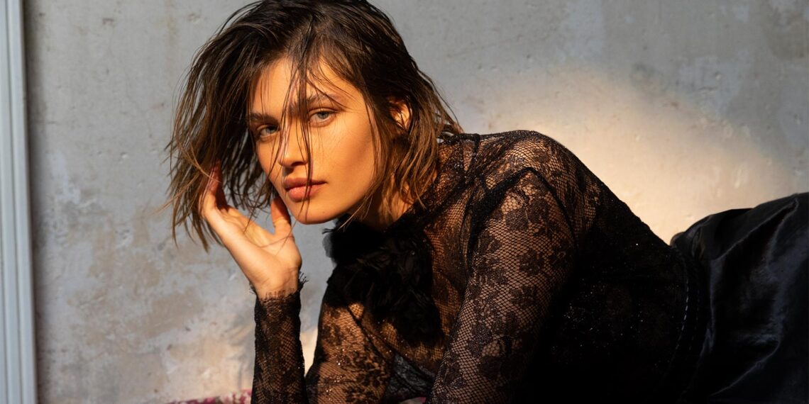 Best End Girl by Kári Sverriss