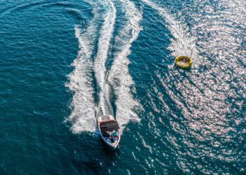 Bi Village Fazana in Kroatien, Boot auf dem Wasser