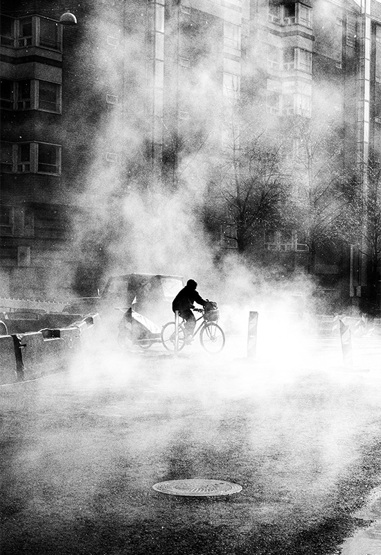 Voyeur: Straßenfotograf Kasperi Kropsu lädt uns ein in seine Welt 