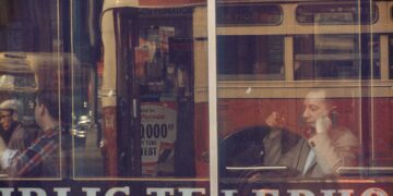 Icon: Wie Saul Leiter bis heute die Straßenfotografie prägt Teaser