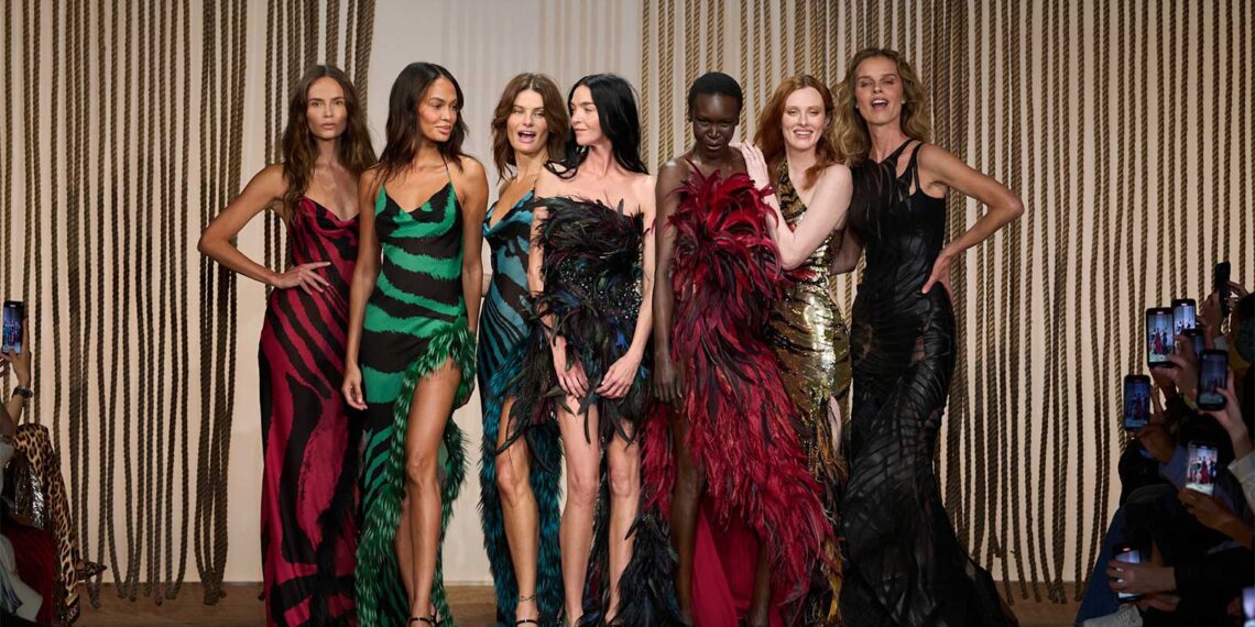 Fausto Puglisi hält Cavallis ungezähmten Geist am Leben: Roberto Cavalli Frühling/Sommer 2025