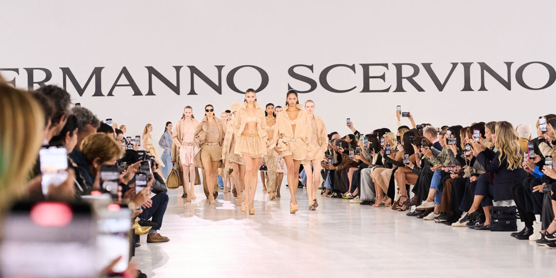 Ermanno Scervino SS26 – Weiblichkeit mit Kante