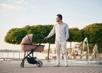 Urbaner Chic auf vier Rädern: Wie der richtige Kinderwagen zum ultimativen Fashion-Statement wird