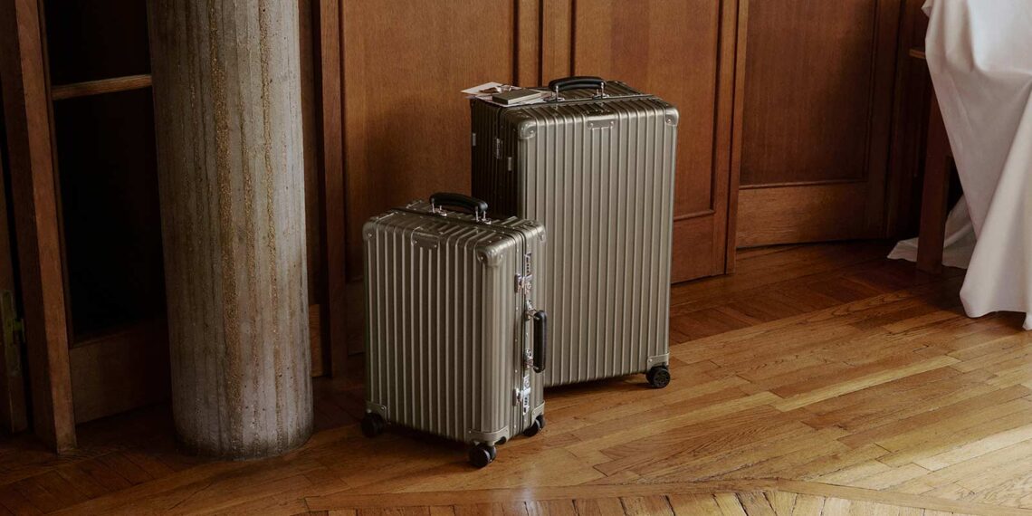 Die Rimowa Classic Kollektion in Titanium