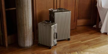 Die Rimowa Classic Kollektion in Titanium