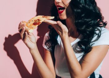 Ernährung und Mundgesundheit: Was dein Essen mit deinem Lächeln zu tun hat