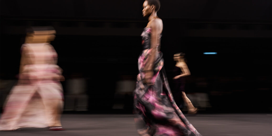 Elie Saab Herbst/Winter 2026/27: Die Kunst des Auftritts