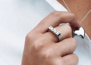 Haut, Wasser, Alltag: Was macht Schmuck wirklich langlebig?