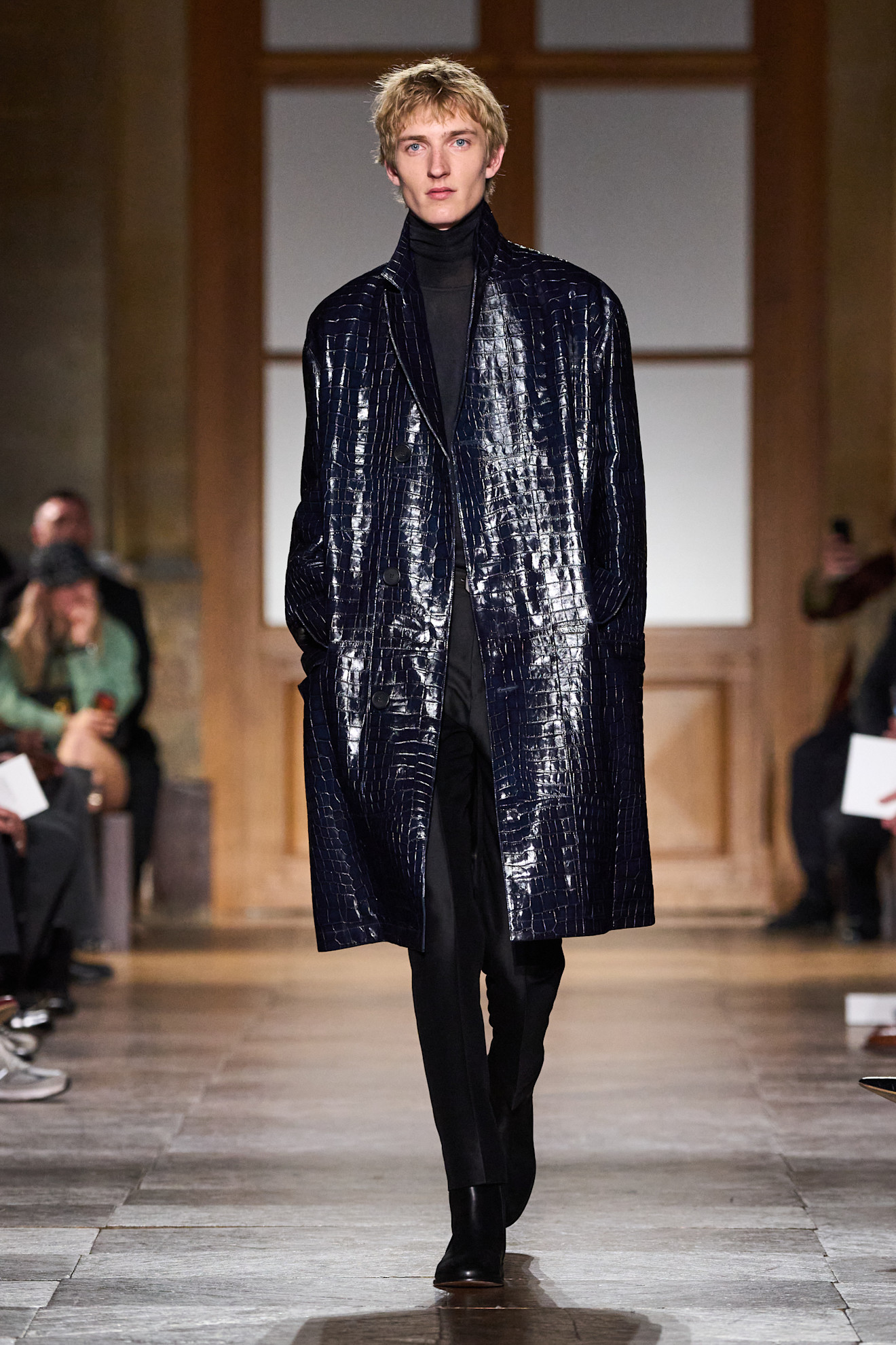 Glänzender Ledermantel in Dunkelblau von Hermès